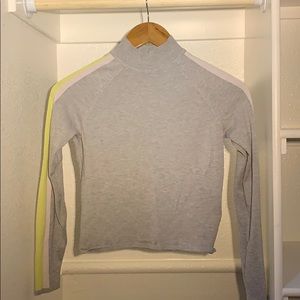 Long sleeve turtleneck also a crop top🤍💚🤍